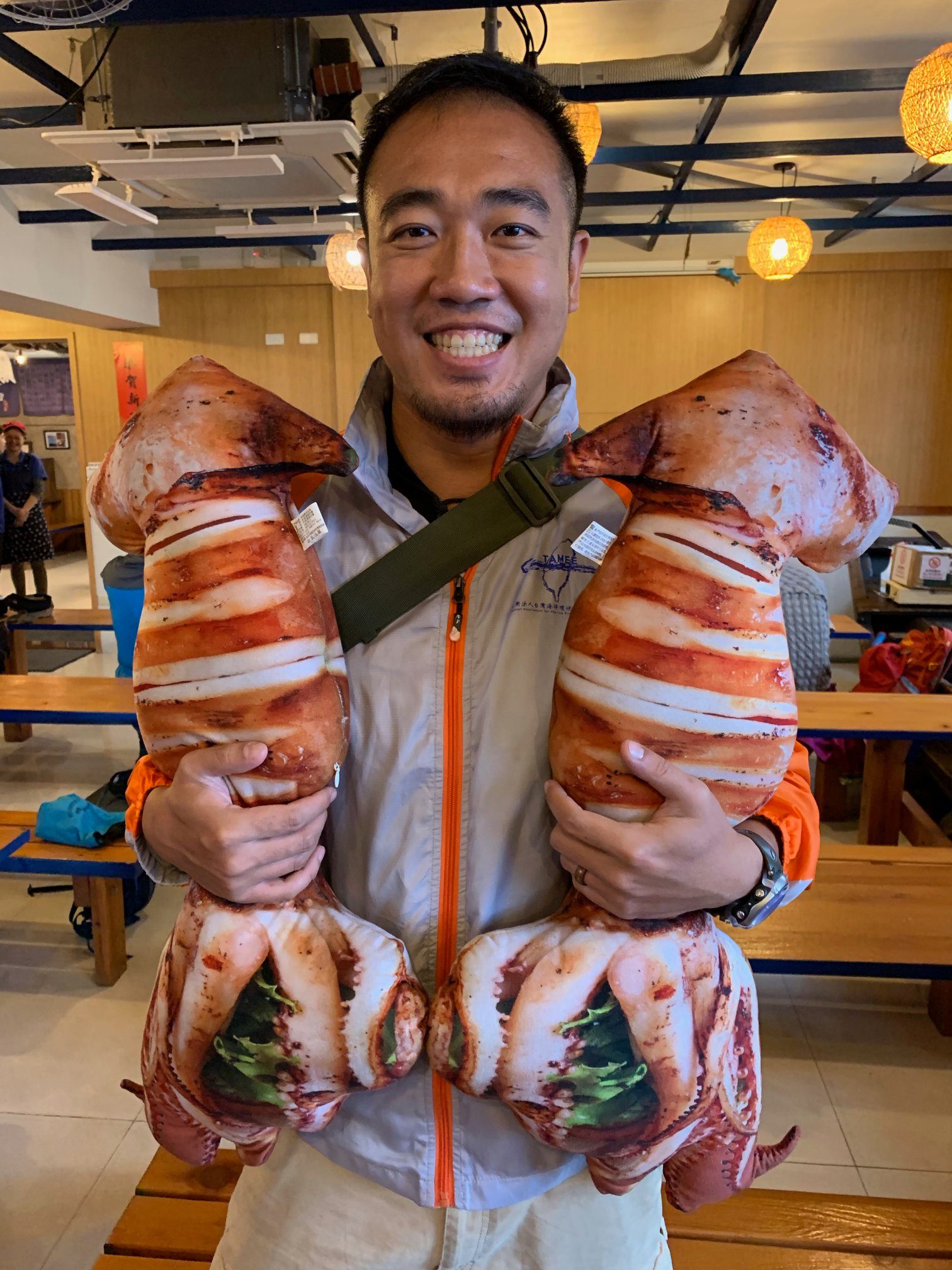 林雋硯博士（花枝）